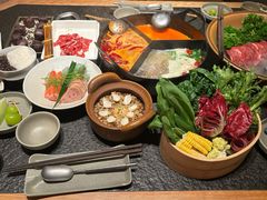 -三出山火锅(南京万象天地店)