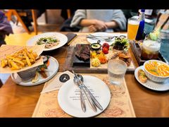 -Mark&Mars Restaurant