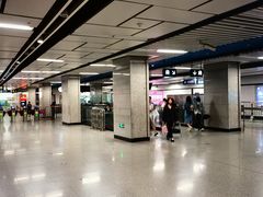 -体育场(地铁站)