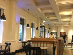 大堂-星巴克臻选(广州沙面店)