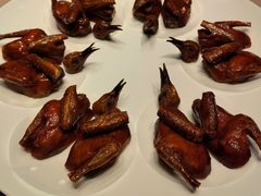 脆皮妙龄鸽-荣轩(新荣记环球金融中心店)