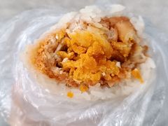 咸蛋黄肉松饭团-早安山丘·豆浆油条(小木桥路店)