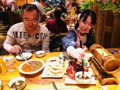 -老滇山寨•云南特色菜•地方菜•民族风情歌舞表演(金碧店)