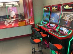 -海底捞火锅鲜切牛肉主题店(长寿路店)