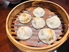 鲜肉小笼-老半斋(福州路店)
