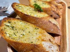 蒜蓉法包-Lia Cafe Bar Restaurant松山咖啡屋