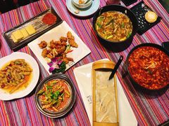 -香巴拉云南餐厅(华莱坞店)