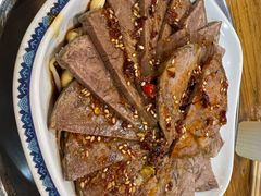 跳水牛肉-都江堰石锅鱼