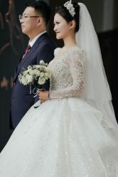 点击看大图 -爱伊人婚纱礼服美妆馆