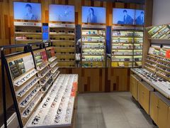 -LOOK眼镜·蔡司依视路配镜(宝山万达店)