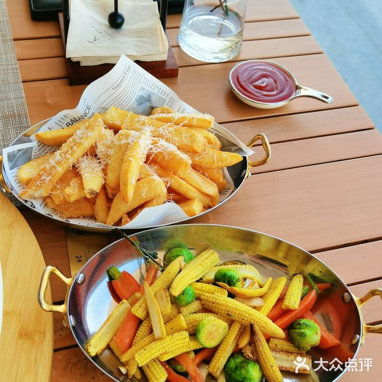 在公园里享用顶级澳洲和牛西冷的感觉太爽了