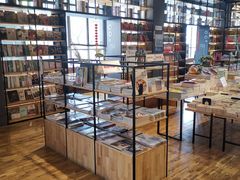 -新华书店(解放中路店)