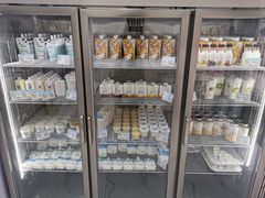 面包甜点陈列柜-白色日记·手作酸奶(麦凯乐店)