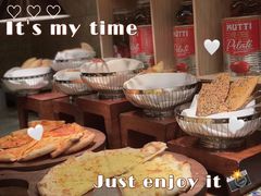 -松山湖凯悦酒店·Café自助餐厅·周末火舞秀表演