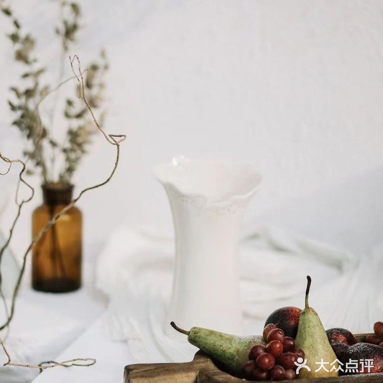 户外侘寂风婚礼，干干净净就很美好