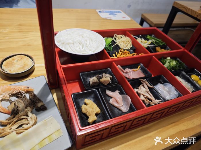 勺子米线·云南传统小吃市集(四方街店)图片