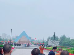 -上海市龙华烈士陵园