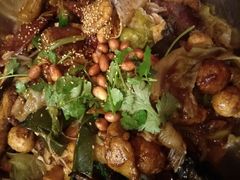 -愉肴麻辣香锅(中山路店)