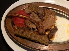 烤肉配羊排-Efes Turkish & Mediterranean Cuisine 艾菲斯餐厅(陆家嘴店)