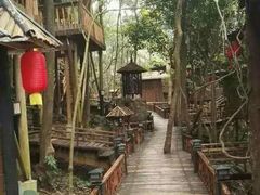 栈道-天门沟九州驿站树上汤泉