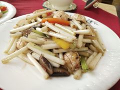 花生苗炒素龙虾球-佛有缘素食馆·荔湾老字号(陈家祠首店)