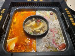-老牌坊云南鱼豆花火锅(哈西万达店)