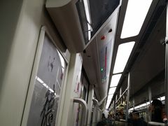 -体育场(地铁站)