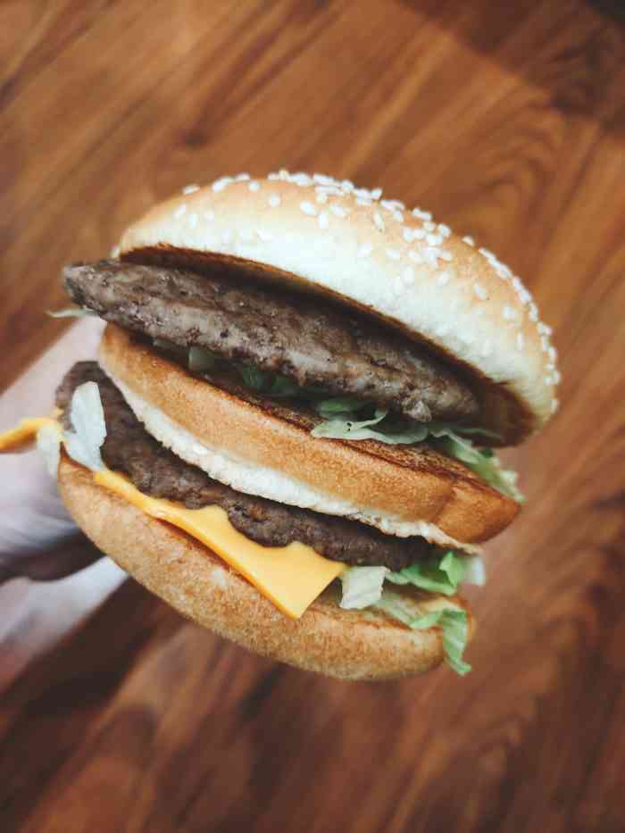 麦当劳(壹方天地店)-"麦当劳又送汉堡啦!这次是麦香鱼汉堡!麦香.