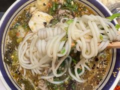 -云阿蛮云南生烫牛肉米线(奉贤路店)