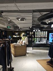 -BRANS PORO布朗斯伯勒西装高级定制·瑞璞西装(金陵店)