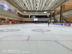 -冰堡国际溜冰场(观澜湖新城MHMALL店)