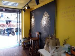 -志龙皇冠吃货椰子铺