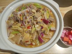 酸萝卜鸡杂-叁煨蹄花·下饭盐帮菜(人民广场店)