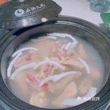 真的是用椰子水作为汤底的
