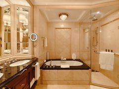 -广州富力丽思卡尔顿酒店