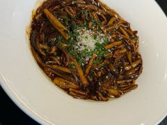 响油鳝丝配卷饼-RIVIERA 松鹤楼(外滩店)