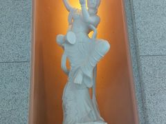 雕刻-敦煌莫高国际机场