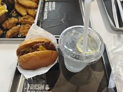 -TRIPS BURGER(大钟寺店)