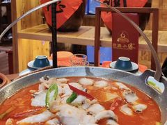 -老滇山寨•云南特色菜•地方菜•民族风情歌舞表演(金碧店)