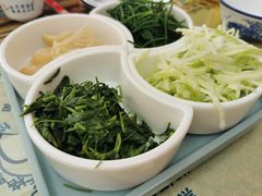 沙葱苜蓿四宫格-壹阁胡羊焖饼(特色小吃街店)