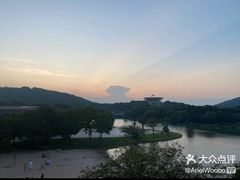 -上海佘山世茂艾美酒店