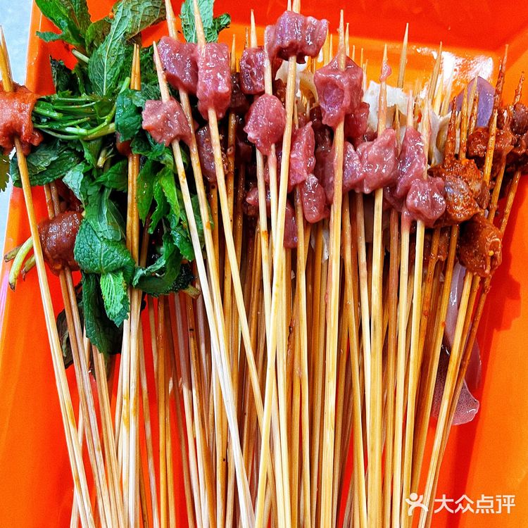 签小二串串火锅｜食材新鲜锅底正宗