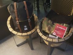 等位区-星巴克(北京西大望路温特莱店)