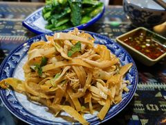 凉拌芭蕉花-蜗牛小馆醉乡民谣云南菜(惠新西里店)