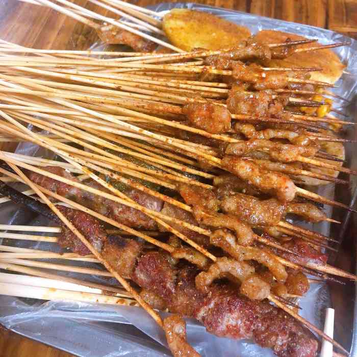 熊潇烧烤-"在奉新比较出名的一家烧烤店,每天晚上去都.