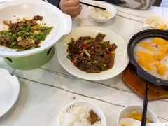 -阿瓦山寨·湘菜现炒·剁椒鱼头王(咸阳总店)