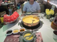 -洪氏嗨捞·广东猪肚鸡·椰子鸡火锅(西咸万象城店)