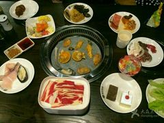 -海吃海喝海鲜烤肉餐厅