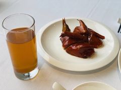 玻璃皮润烧乳鸽-北京厨房(西安SKP店)