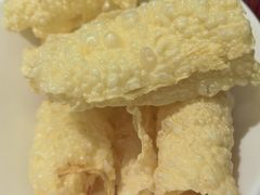 现炸腐皮卷-八合里潮汕鲜牛肉火锅(上海汇智广场店)